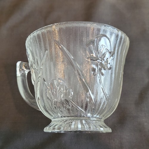 Vintage Jeannette Glass Iris &Herringbone Footed Sugar/Creamer/Cup/Saucer Set - Picture 2 of 23