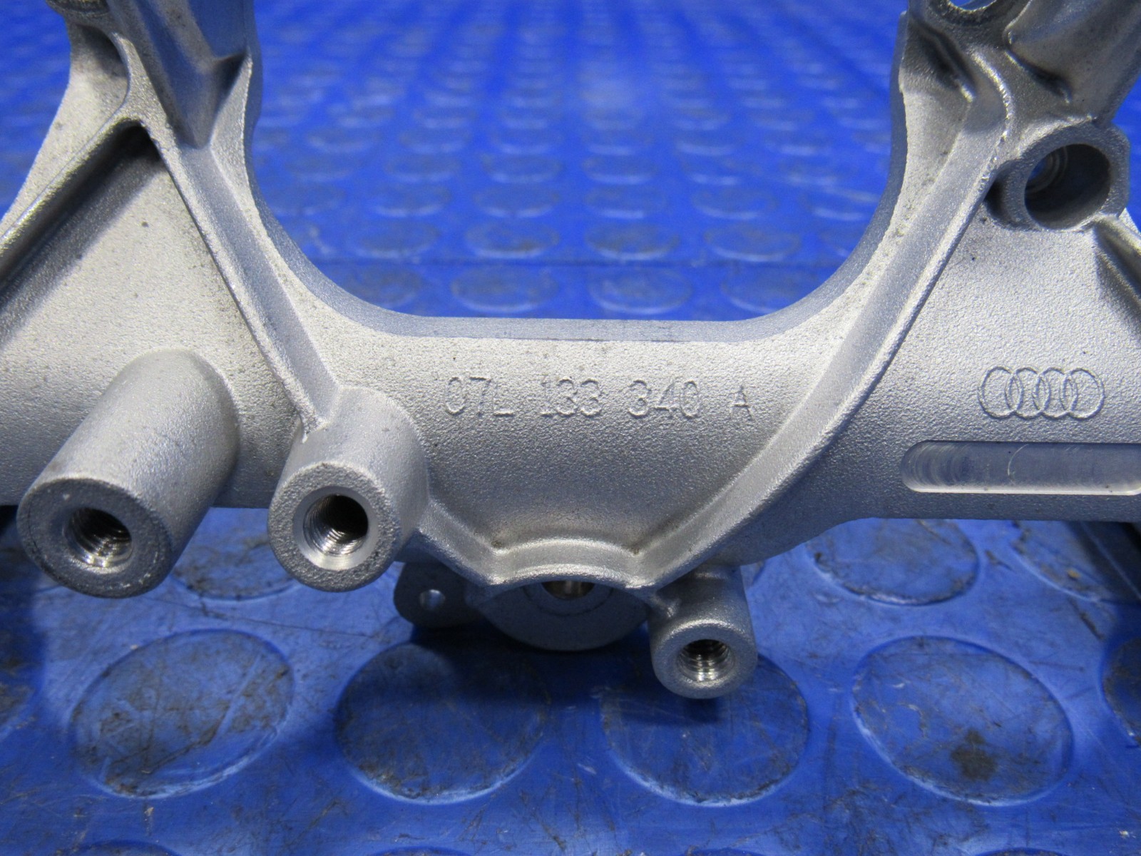 15-24 Lamborghini Huracan 5.2L V10 High Pressure Fuel Rail Bracket Cover 0328