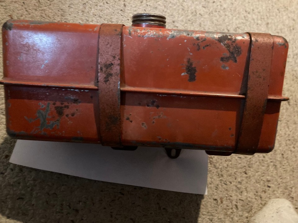 Vintage Small Engine Gas Tank Fuel Tank Tecumseh ( No gas cap or
