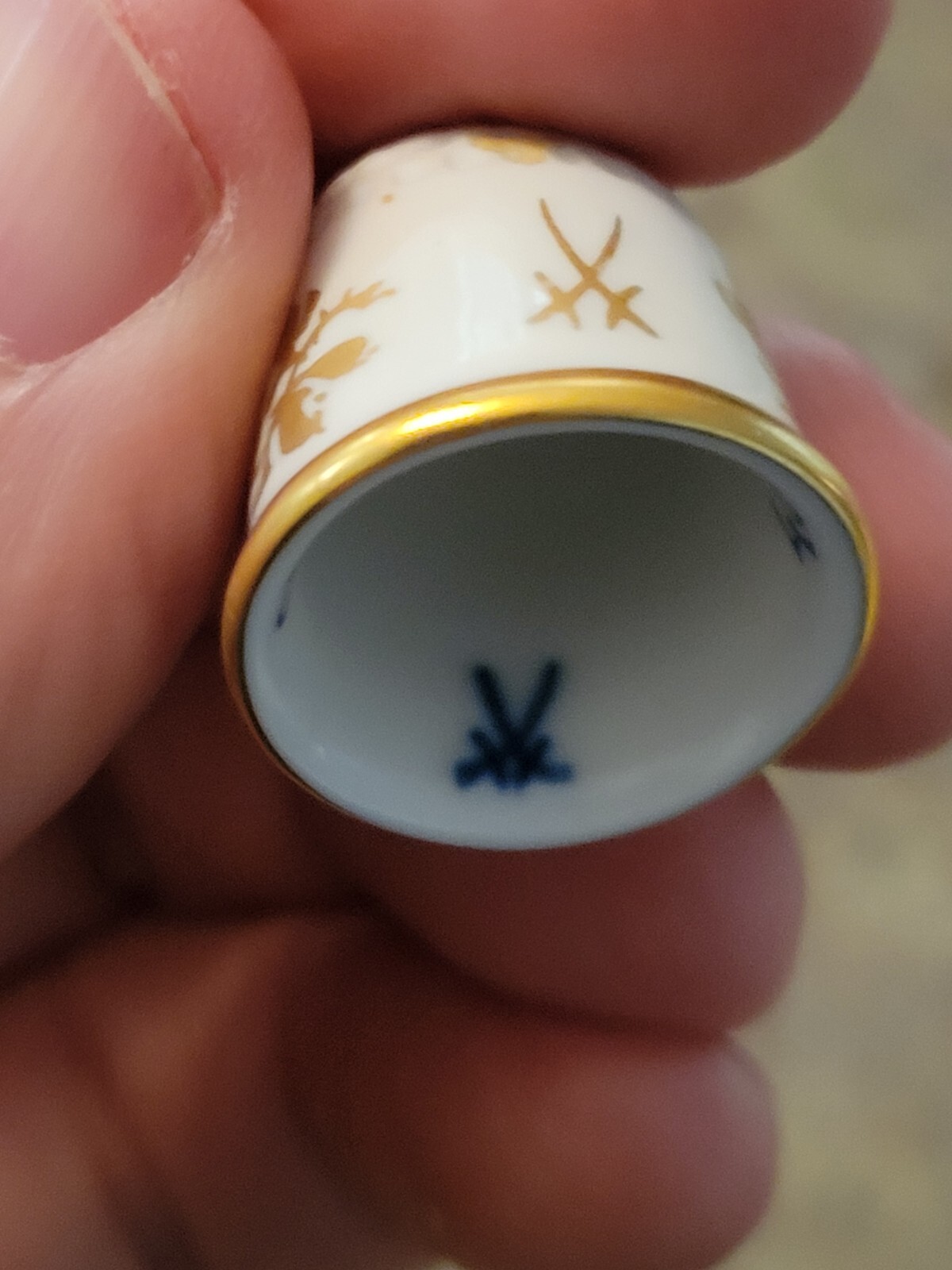 Vtg 1986 Porcelain White & Gold Floral Limited Edition 459/1000 MEISSEN Thimble