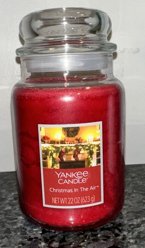 Yankee Candle Christmas Is In The Air 22 oz. Large 110-150 Hours Burn Time New - Picture 3 of 3