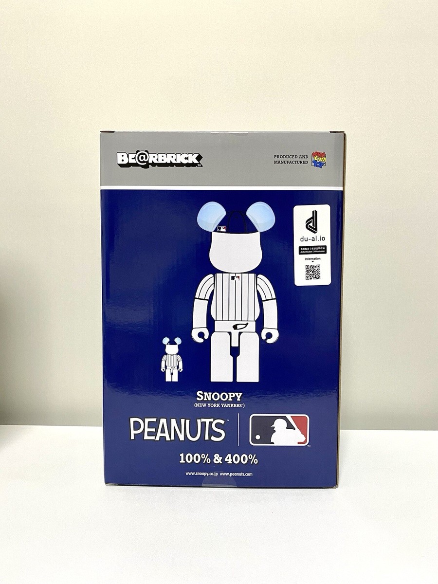 BE@RBRICK MLB × PEANUTS SNOOPY NEW YORK YANKEES 400%&100 BE@RBRICK MLB × PEANUTS SNOOPY NEW YORK YANKEES 400%&100