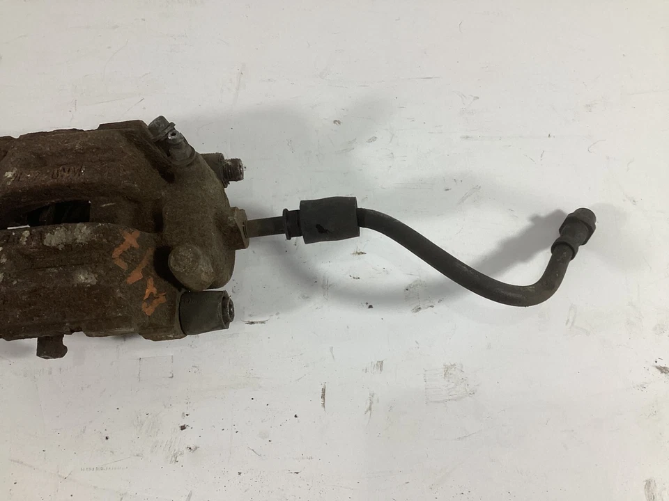 Pinza de freno trasera derecha del lado del pasajero BMW 328i 2007-2013 6768698 OEM. Foto 3 de 4