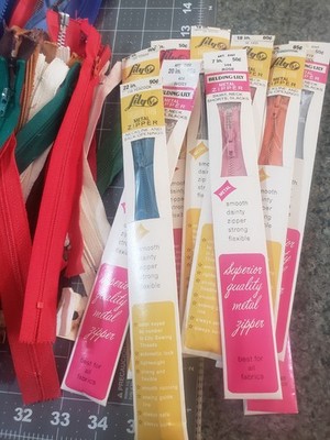 Bulk Lot of 100 Zippers Assorted Colors Various Sizes Lengths