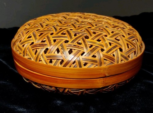 Vintage Round Rattan Wicker Lidded Trinket Box Basket People's Republic Of China