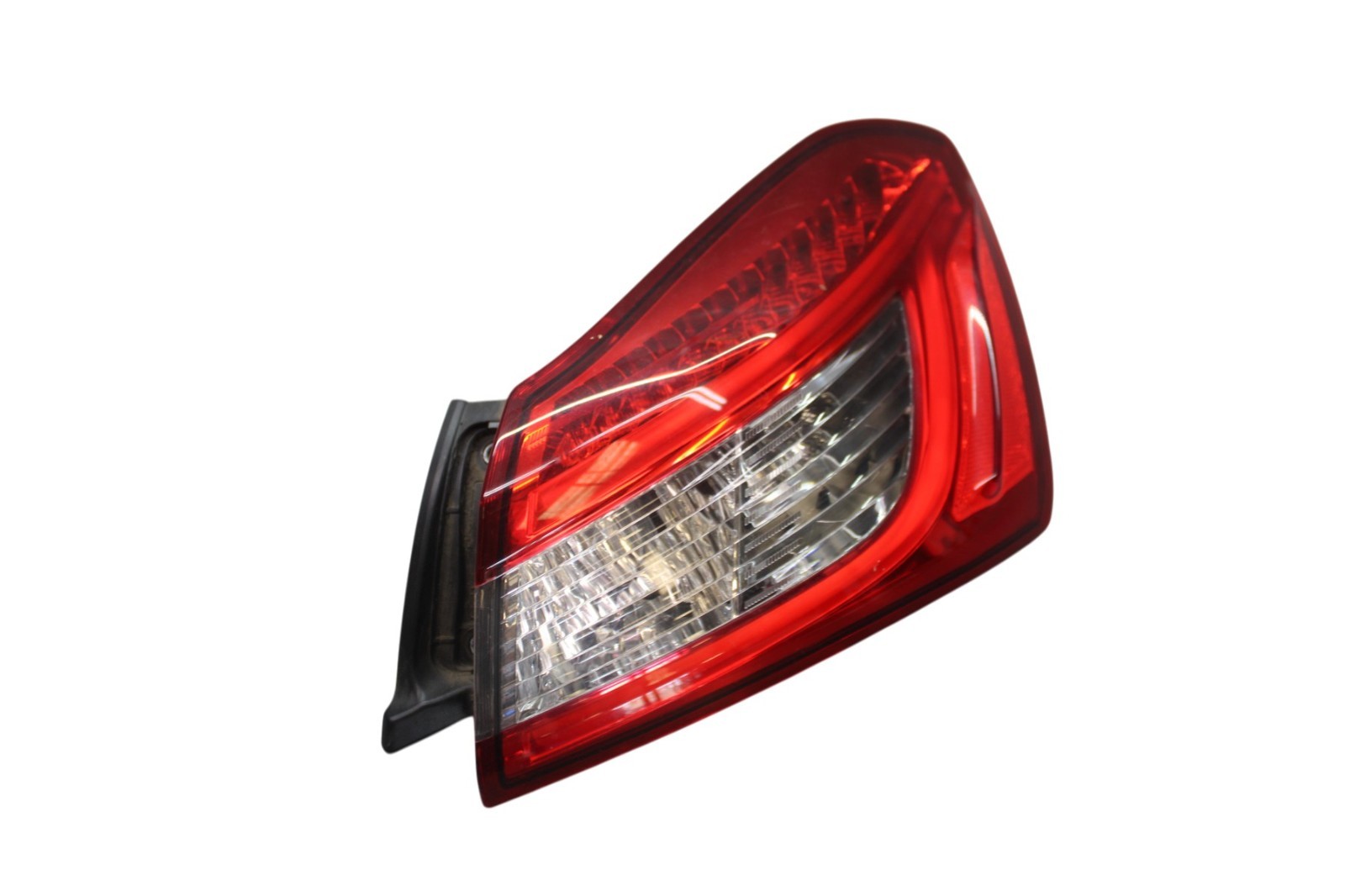 14-20 Maserati Ghibli M157 Rear Right Passenger Side Outer Tail Light Lamp Oem