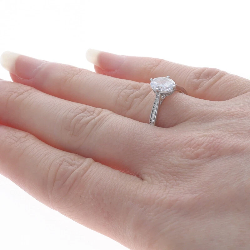 Oro Bianco Orecchini Hidden Halo Anello di Fidanzamento - 14k per 8x6mm Ovale Cz - Immagine 4 di 4