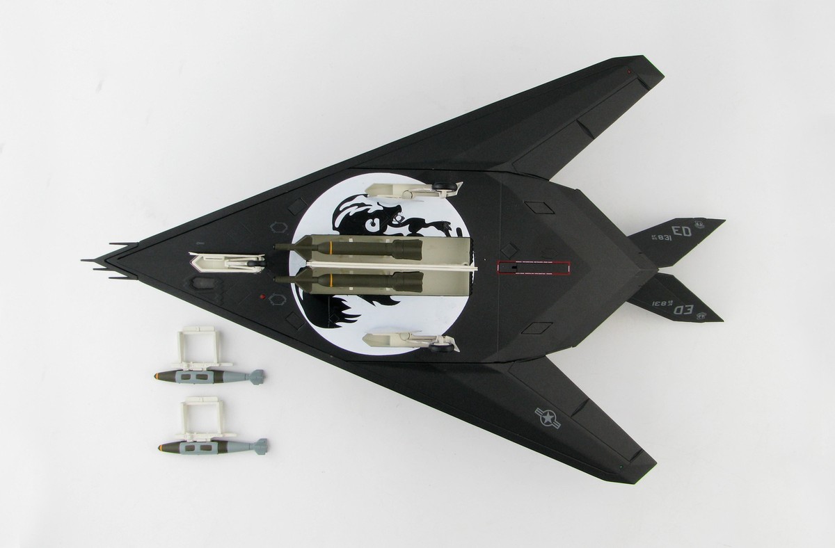 【未使用品】HOBBYMASTER F-117 NIGHTHAWK HA5811 HOBBY MASTER Lockheed F-117A Nighthawk 85-831 1/72 diecast