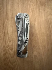 Leatherman Skeletool Multitool