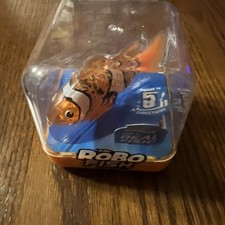Zuru Robo Alive FISH Color Change Water Activated/ Orange With White Stripes