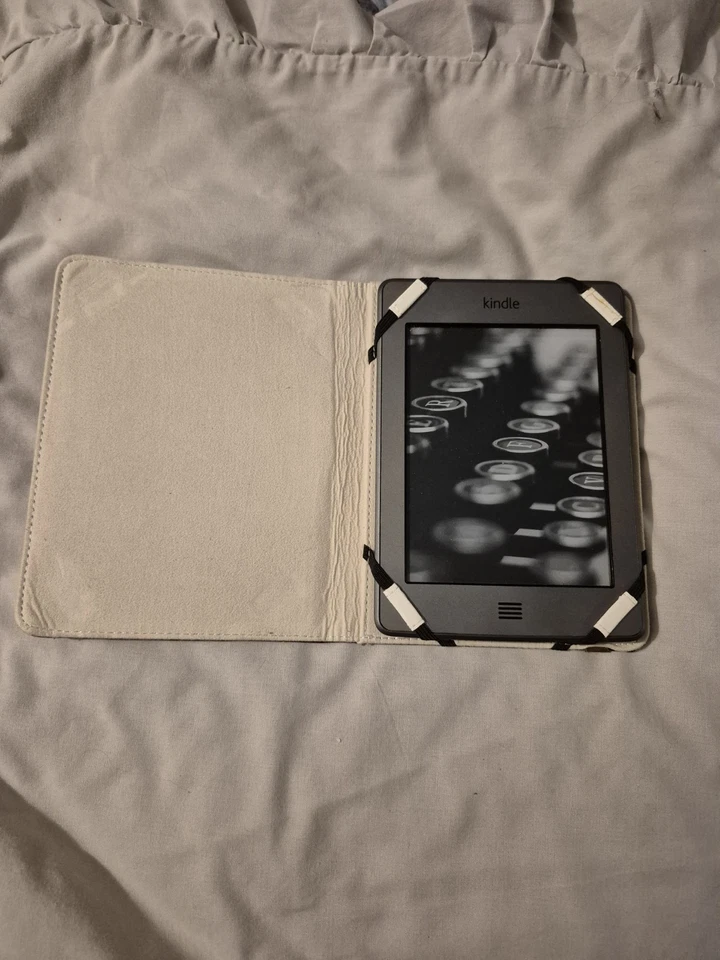 Amazon Kindle D01200 4th Gen Touch E-Reader - Wifi - 4GB - Graphite - Image 2 of 4