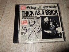 JETHRO TULL : THICK AS A BRICK SIGNED CD 1997...