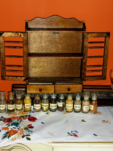 VINTAGE Holz Gewürzregal Schrank Apotheker Kuriosität Medizin Kosmetik Küche - Bild 11 von 12