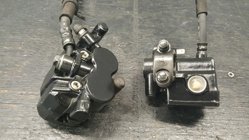 13-16 KAWASAKI NINJA 300 PINZA DE FRENO DELANTERA CILINDRO MAESTRO 2013 2015 2015 2016 Foto 4 de 4