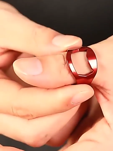 Mini Can Opener Stainless Steel Bottle Opener Ring-shape Bottle Beer Cap Opening - Video 1 di 1