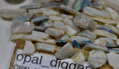 AUSTRALIAN ROUGH OPAL PARCEL BLACK DARK CRYSTAL CUT SOME NICE STONES 190ct VIDEO - Picture 17 of 23
