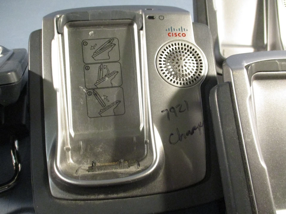 Lot of 4 Cisco Wireless Phone Docking Station & 2 Power Supplies CP-DSKCH-7921G - Image 4 of 4