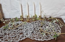 24 Piece Lot of Various Christmas Decorative Items (Ornaments, Garland, Decor)