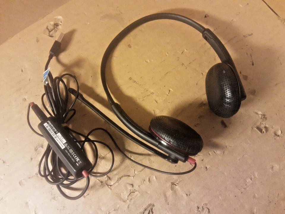 Plantronics Blackwire 300 DA Series 325T Stereo USB Plug Headset - Image 2 of 4