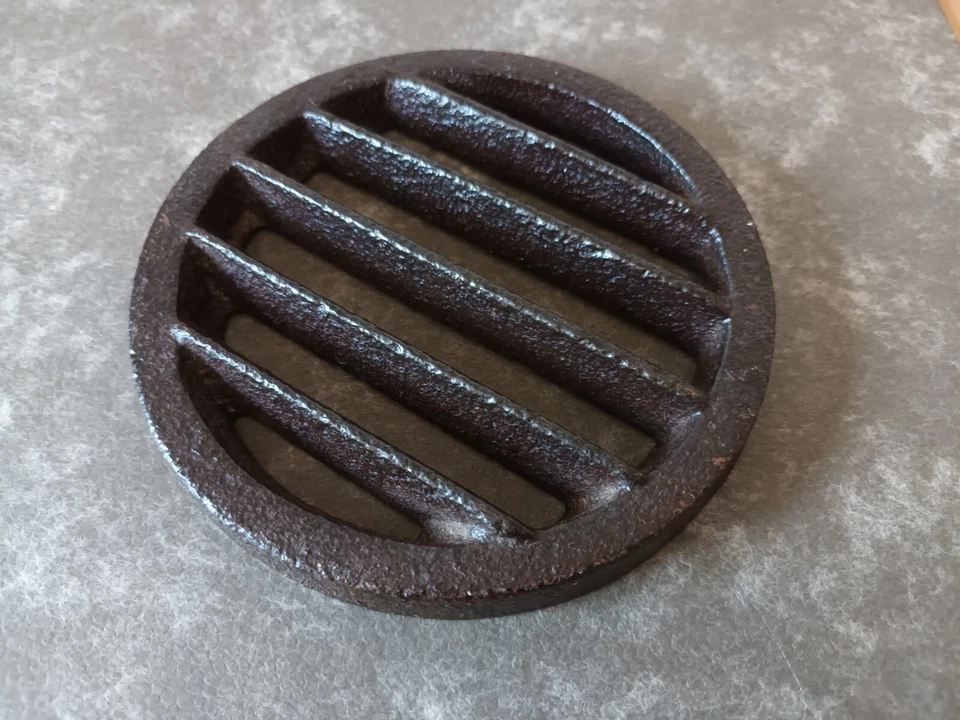 Grille d' Aération Ancienne - Ronde en Fonte - Diamètre 13 cm - Photo 4/4