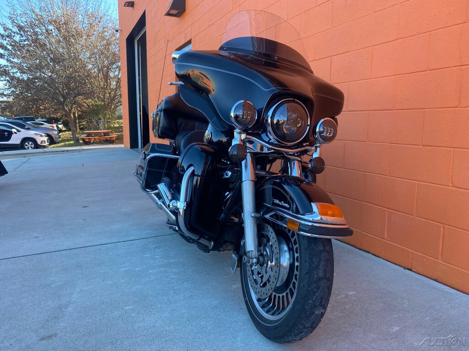 Harley-Davidson Touring Ultra Classic Electra Glide 2011 Foto 3 de 4