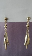 VINTAGE Drop dangle Feather leaf EARRINGS 2.5" Gold Tone Pierced