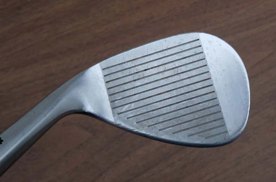 Scor 4161 carbon steel V-sole 57 degree sand wedge, RH Genius 12 Scor shaft - Image 3 of 4