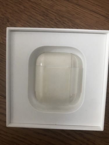 Apple Generation 1 AirPods - Picture 2 of 2