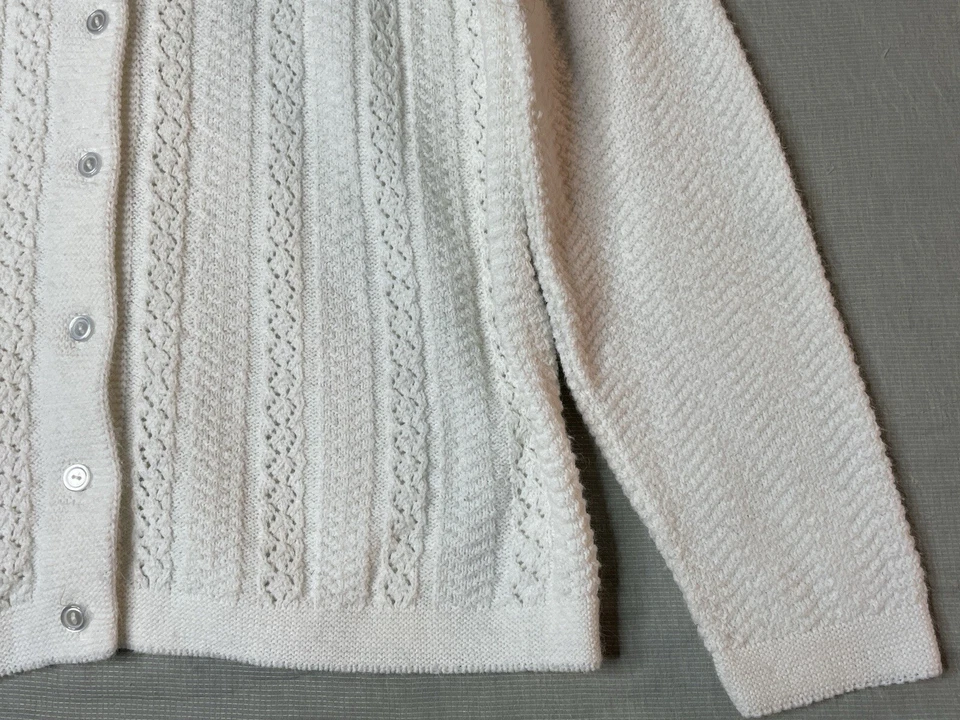 Свитер Yarn Works размер M вязаный кардиган белый легкий акриловый на пуговицах спереди - Изображение 4 из 4