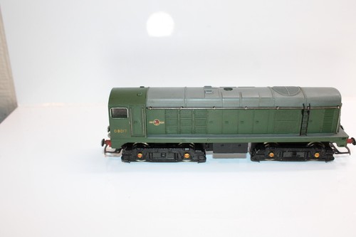 Hornby Dublo 2230 2-Rail 1000BHP Class 20 Diesel BR Green D8017 Loco -For Repair - Picture 5 of 8