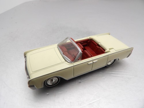 1962 LINCOLN CONTINENTAL 2005 JOHNNY LIGHTNING 60s SIZZLE 1:64 - Picture 5 of 5