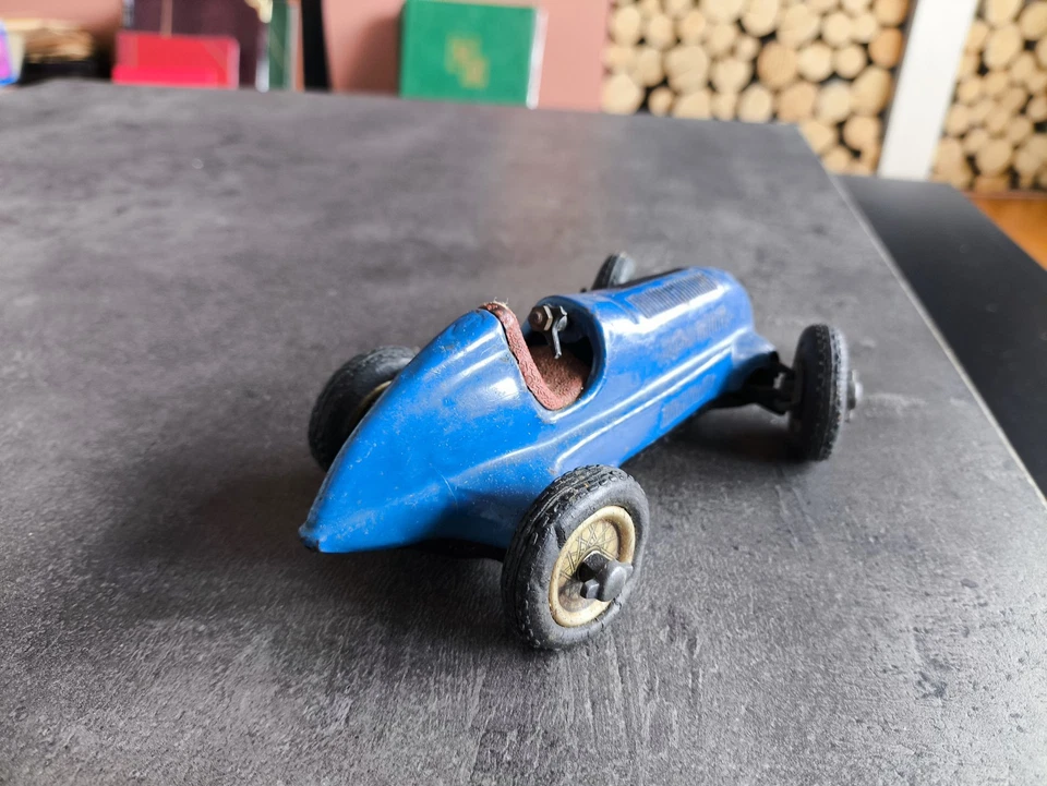 SCHUCO STUDIO GERMANY 1050 VOITURE DE COURSE SPORT CAR TIN METAL WIND UP CAR BEJ - Photo 4/4