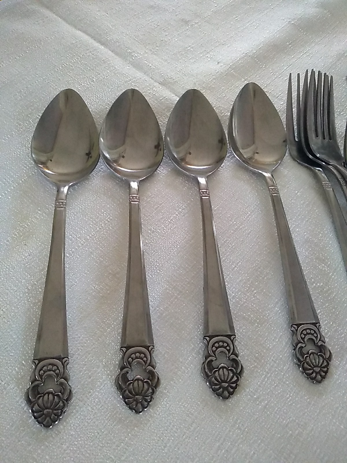 18 Japan National Stainless NST75  Flatware Dinner Forks,Spoons Knives Pierced 