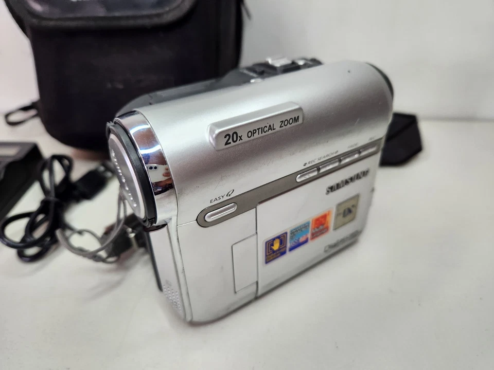 Samsung MiniDV Digital Camcorder VP-D352 – For Parts or Repair - Image 2 of 4