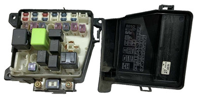 1999-2003 Mazda Protege Engine Fuse Box OEM