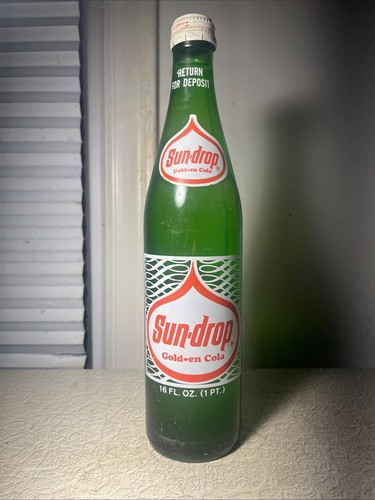 Volle 16 Oz. Sun Drop grüne Sodaflasche, Evanston Illinois