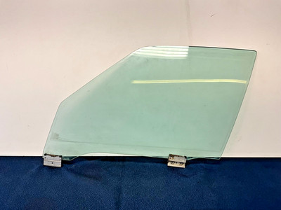 84 91 BMW E30 318i 325i Front Left Driver Side Door Window Green Glass Sedan OEM