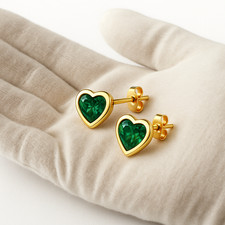 9ct Yellow Gold Heart Cut Emerald Bezel Solitaire Stud Earrings 7 mm in Gift box