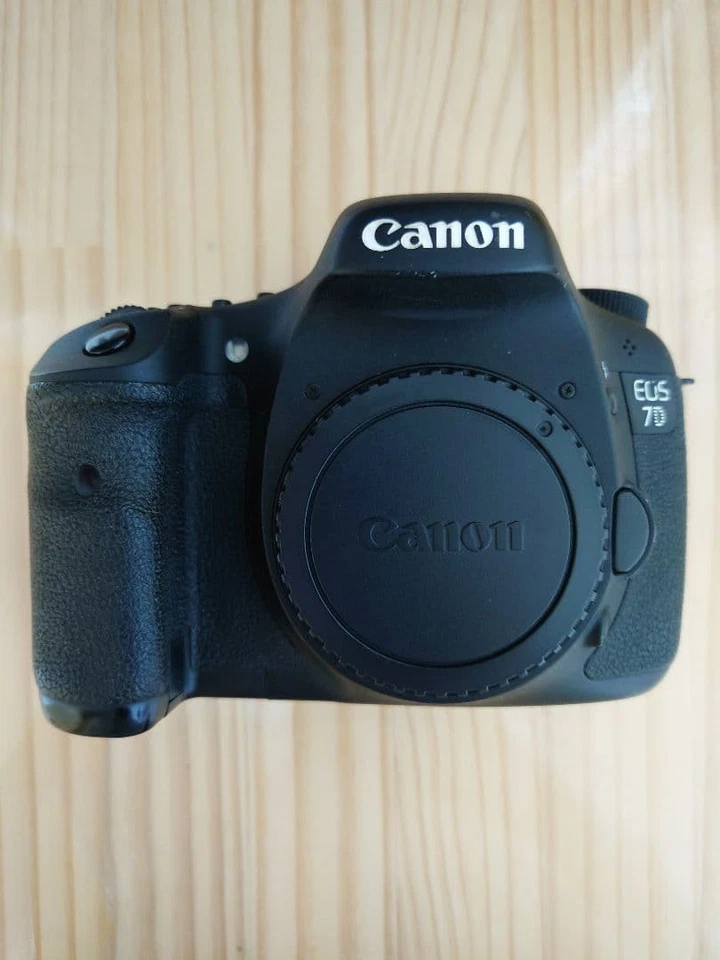 Canon EOS 7D Digital SLR Camera From Japan with Battery Charger Included - Image 4 of 4