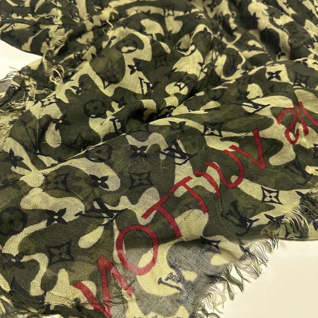 Louis Vuitton Takashi Murakami Camouflage Scarf 70x51in Louis Vuitton Takashi Murakami Camouflage Scarf 70x51in
