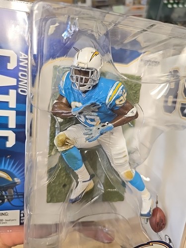 McFarlane Series 14 NFL Antonio Gates Chargers Powder Blue Jersey Figure - Picture 2 of 4