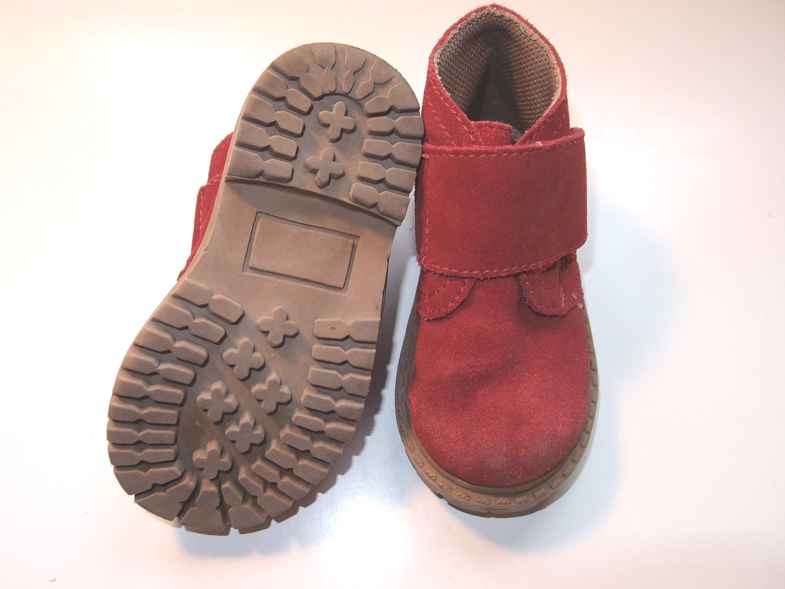 Botas pisacacas serraje rojo, talla 22. Unisex. COMBINO ENVÍOS