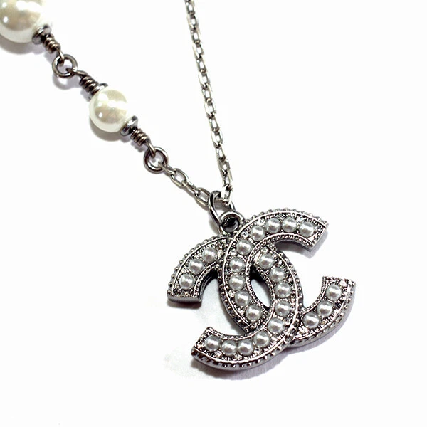 Chanel silver pendant necklace deals