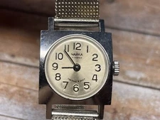 Vintage  watch CHAIKA  USSR  Women 1980s