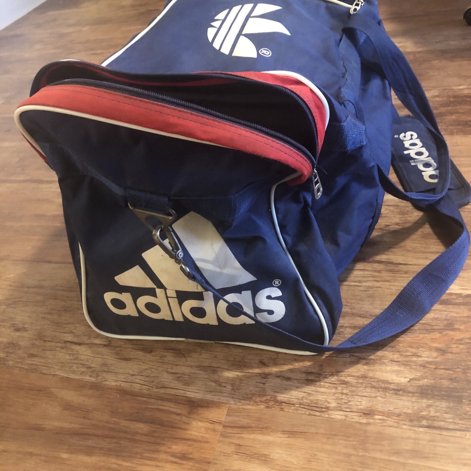 Adidas Original Medium Duffle Bag gym travel carry on… Gem
