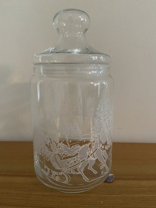 AVON PRESIDENT'S CLUB HOLIDAY GIFT - GLASS COOKIE JAR ETCHED SLEIGH DESIGN 