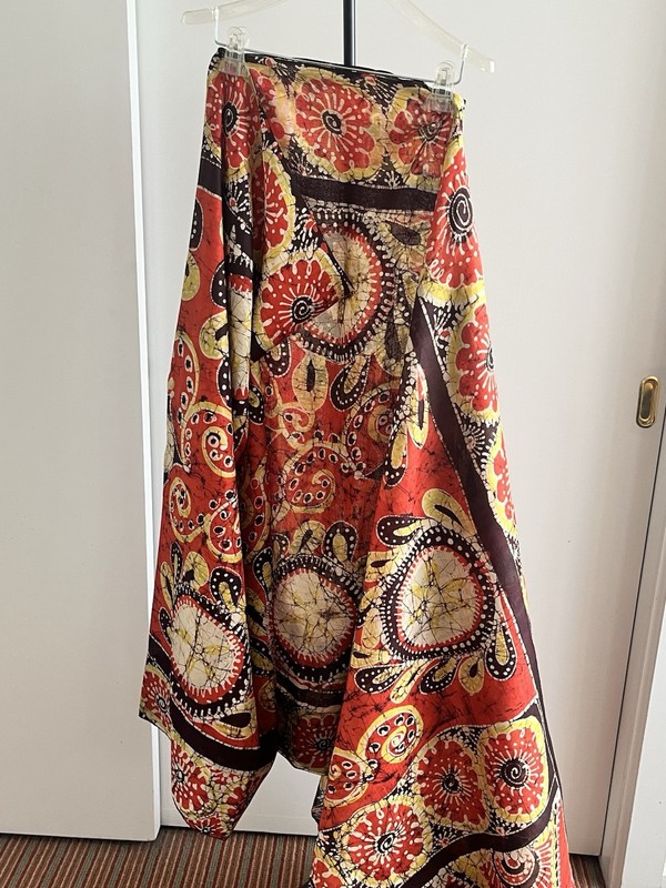 Fabric Red Brown Yellow Ivory 100% Silk Hand Wax Stunning Batik Saree Sari 43" W
