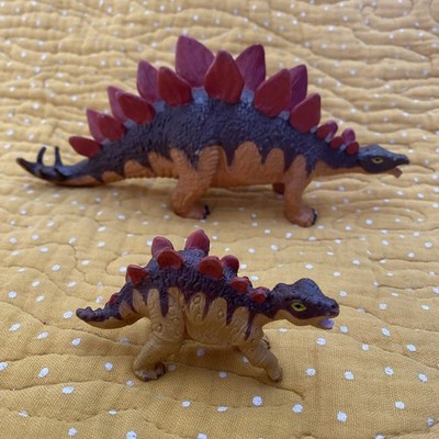 Frühförderzentrum ELC AAA Stegosaurus und Baby Dino Dinosaurier Figuren 