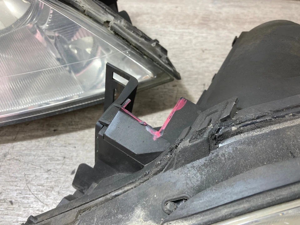 Par de faros delanteros Ford Mondeo 2006 del lado del conductor y del pasajero Foto 3 de 4