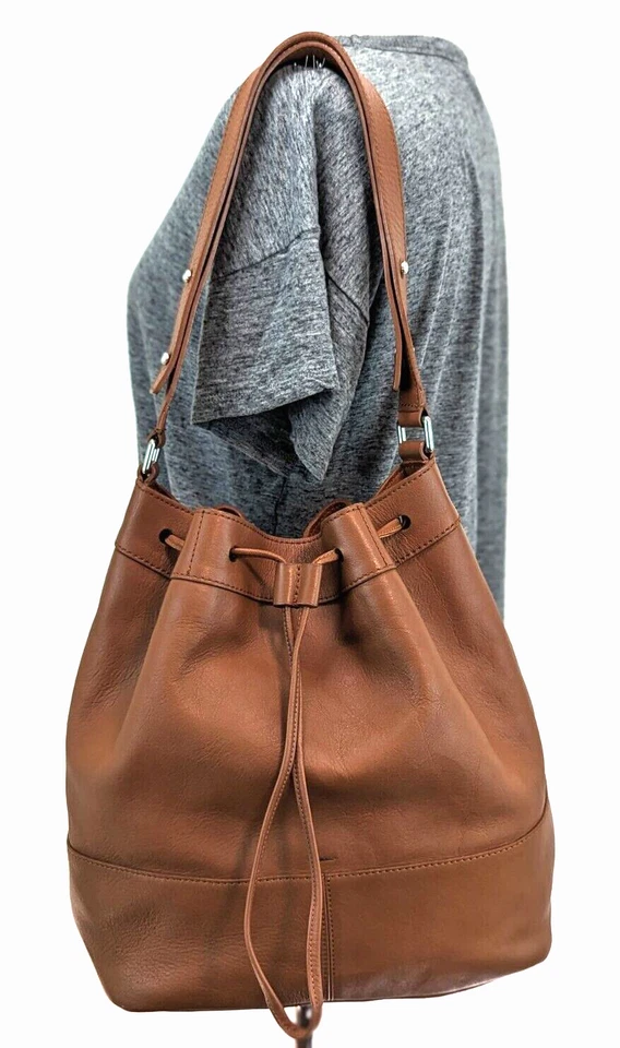 SHINOLA DETROIT 水饺包 BOURBON 水桶单肩包钱包/斜挎包 美国 $895 ~ 二手状况完好! — 第 3/4 张图片